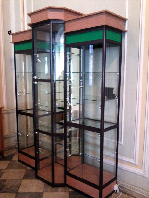ВБ-3 Стеклянная витрина во Дворце Труда